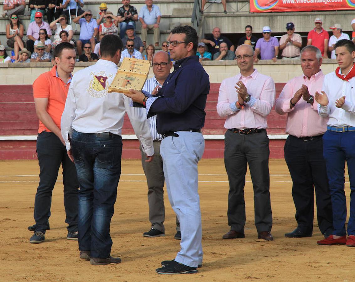 Corrida en Cantalejo en honor a Víctor Barrio (1/2)