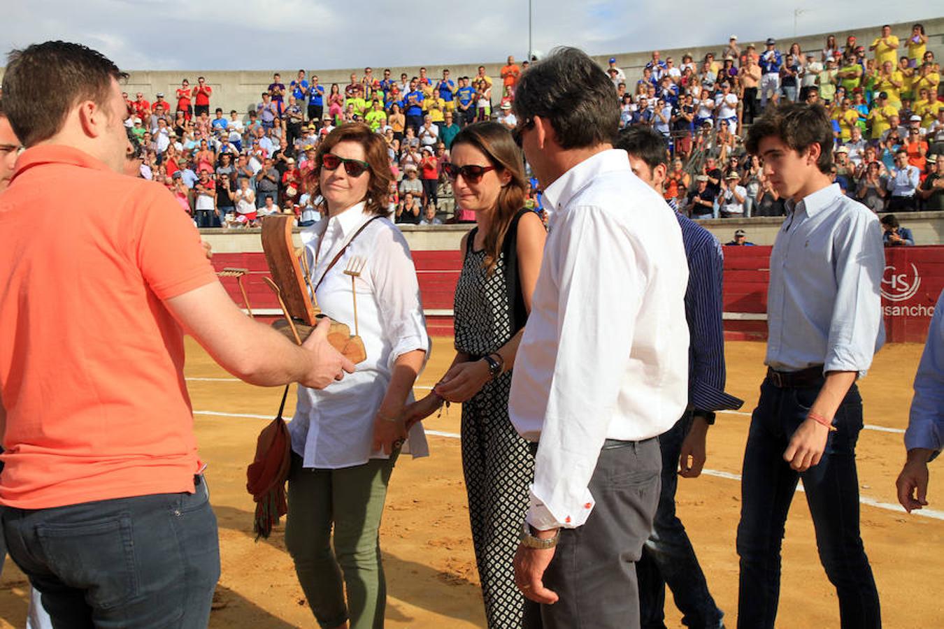 Corrida en Cantalejo en honor a Víctor Barrio (1/2)