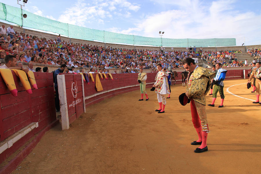 Corrida en Cantalejo en honor a Víctor Barrio (1/2)