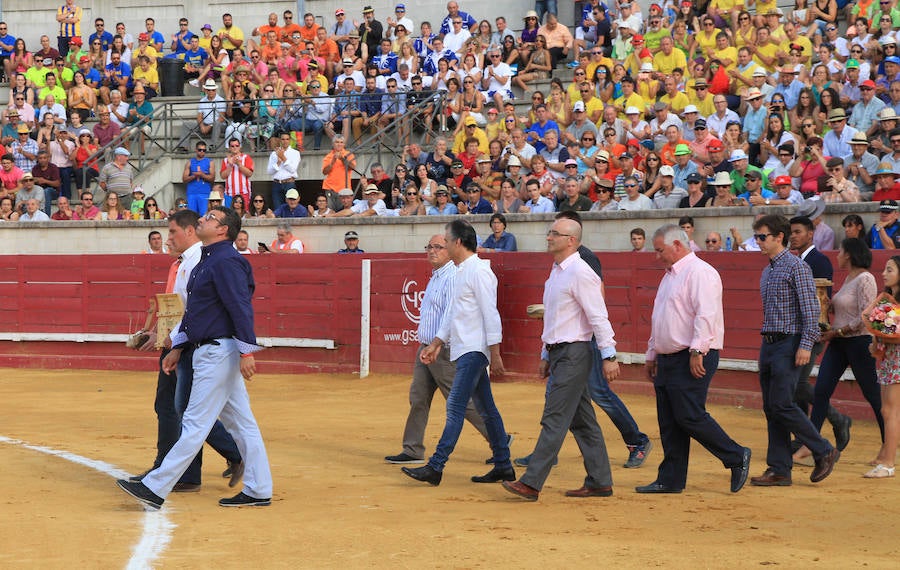 Corrida en Cantalejo en honor a Víctor Barrio (2/2)