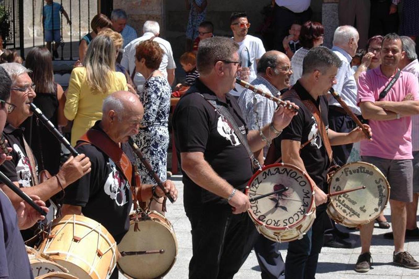 Procesión en honor a la Virgen de la Esperanza en las fiestas de Gomecello