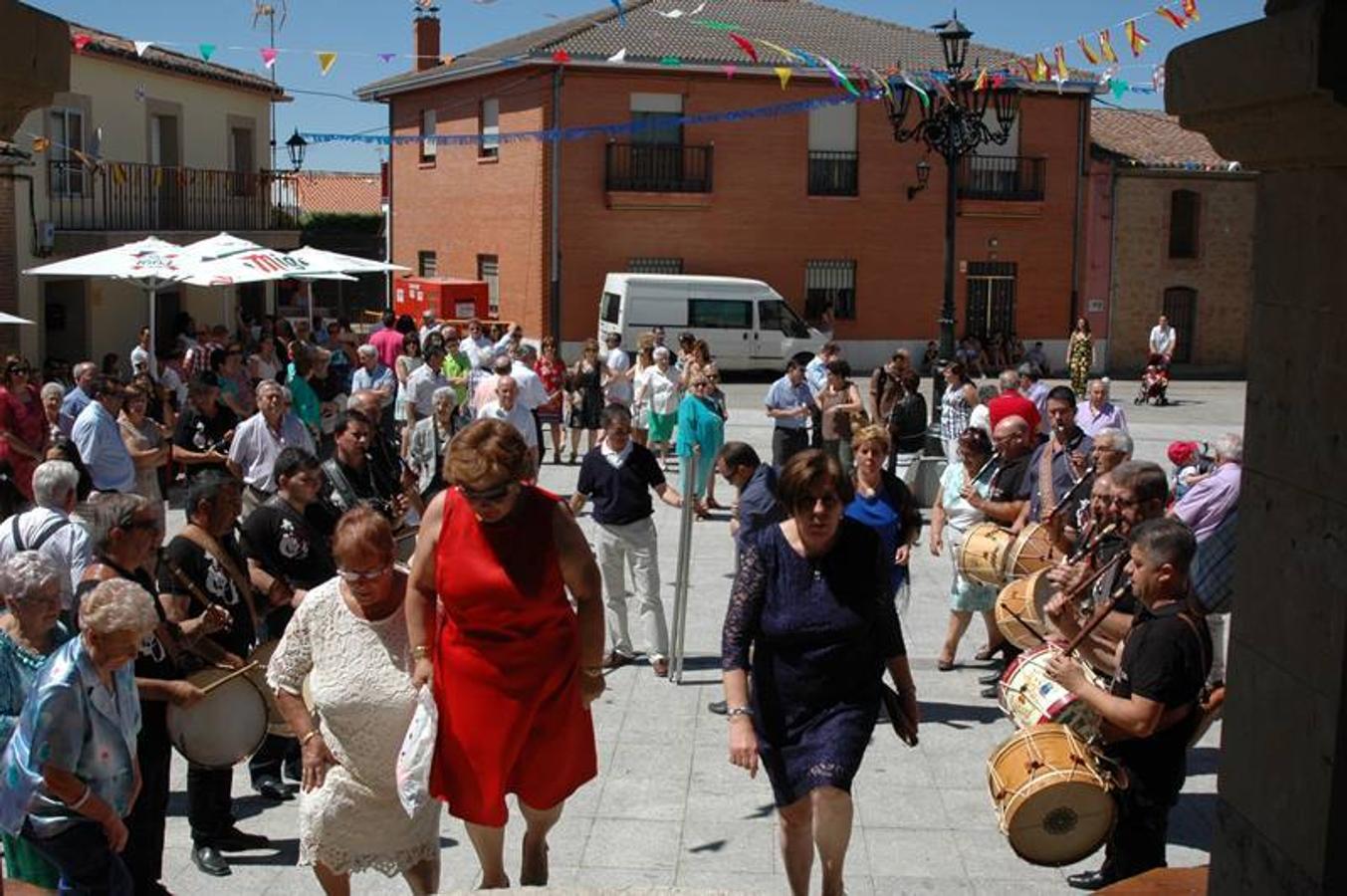 Procesión en honor a la Virgen de la Esperanza en las fiestas de Gomecello