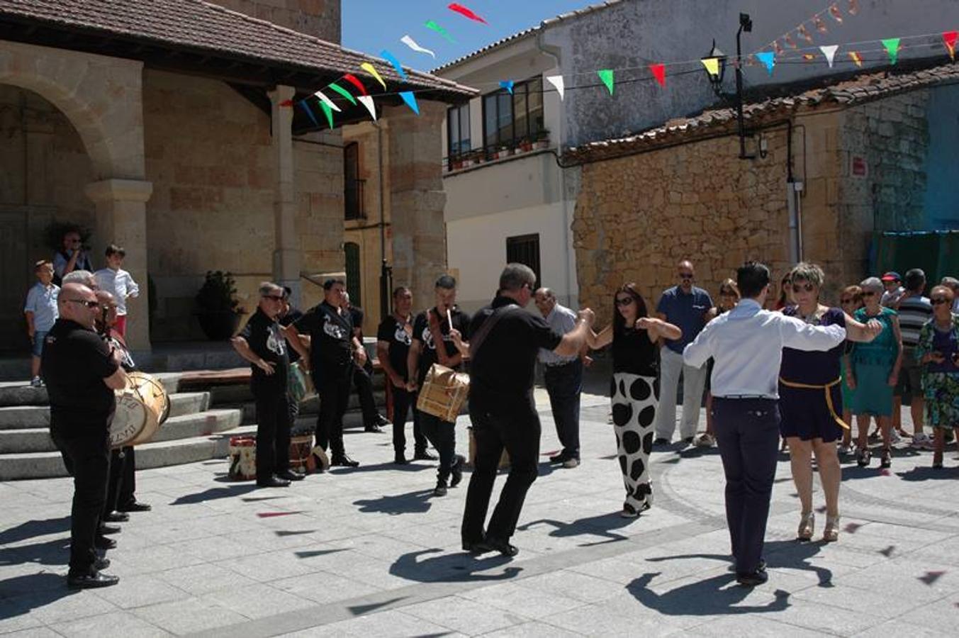 Procesión en honor a la Virgen de la Esperanza en las fiestas de Gomecello