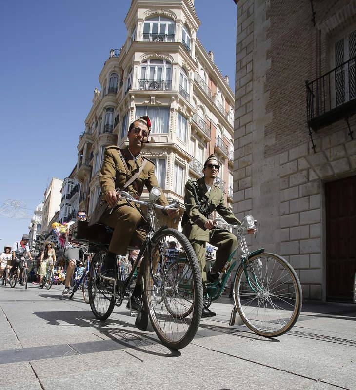 VII encuentro de bicicletas clásicas por Palencia