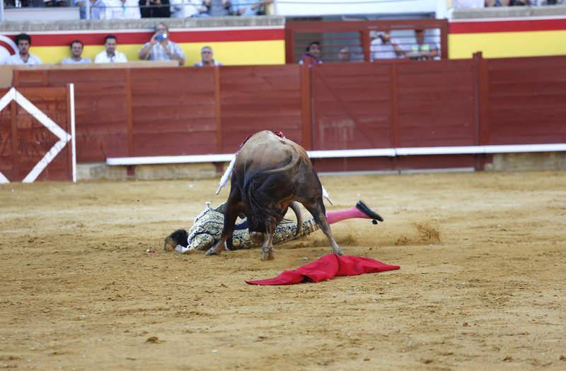 Cogida a Roca Rey en Palencia