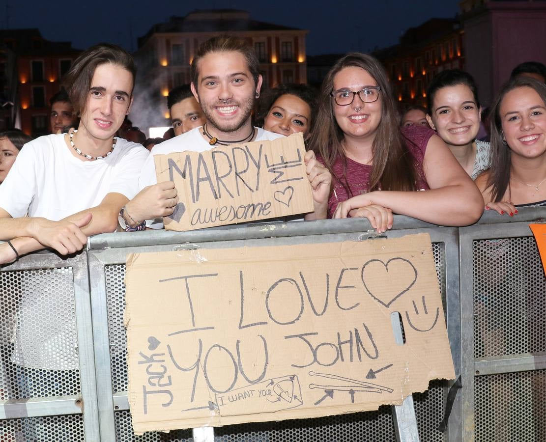 Treinta mil personas corean &#039;Love me again&#039; junto a John Newman en la Plaza Mayor de Valladolid