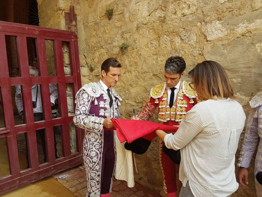 Ambiente de la corrida en homenaje a Víctor Barrio