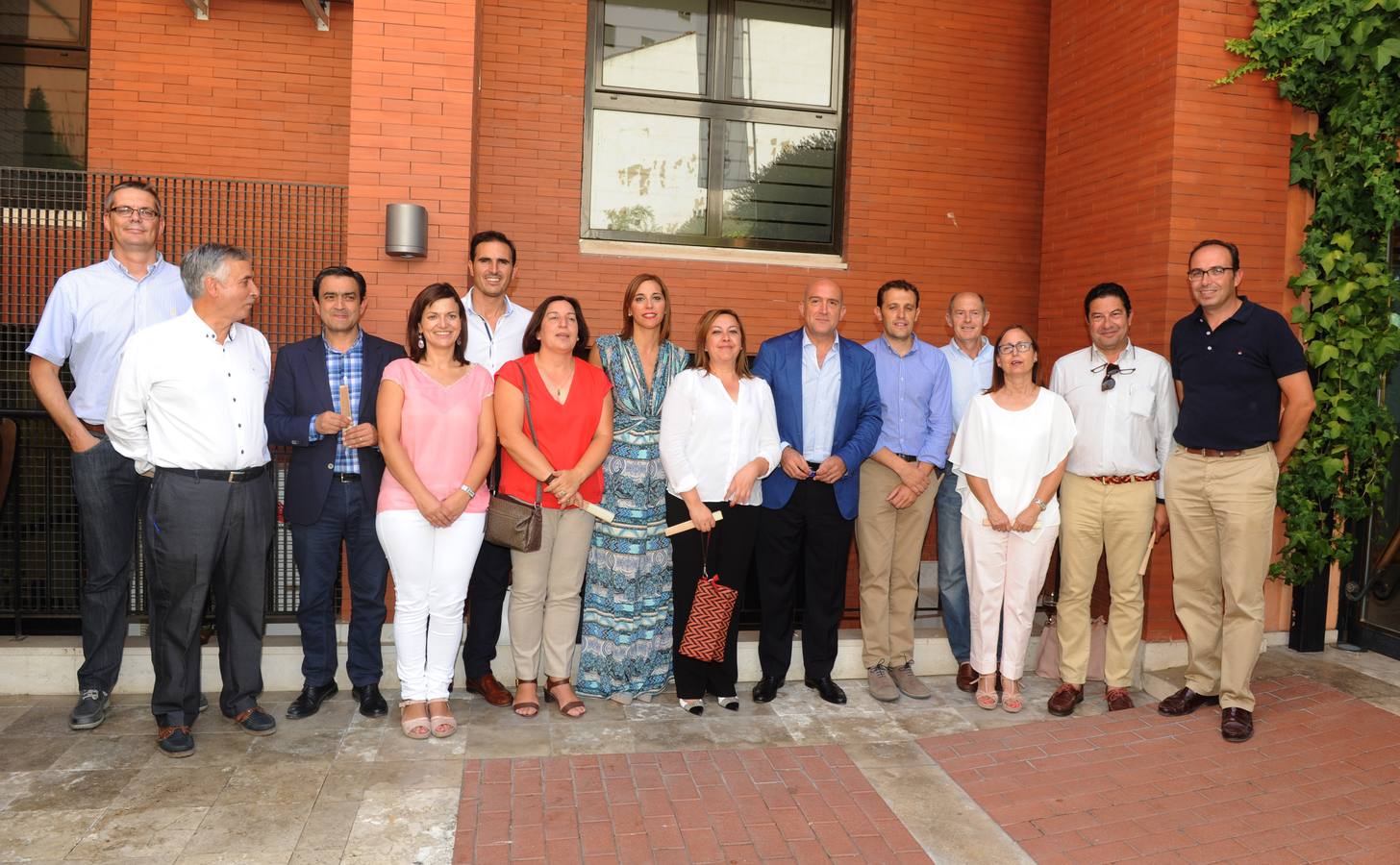 El equipo de gobierno de la Diputación no faltó a la cita. Javier Calvo, Artemio Domínguez, Agapito Hernández, Lucía Heras, Guzmán Gómez, Natividad Casares, Inmaculada Toledano, Mar Domínguez (redactora jefa de Local de El Norte), Jesús Julio Carnero, Conrado Íscar, Luis Minguela, Henar González, Alberto Collantes y Víctor Alonso.