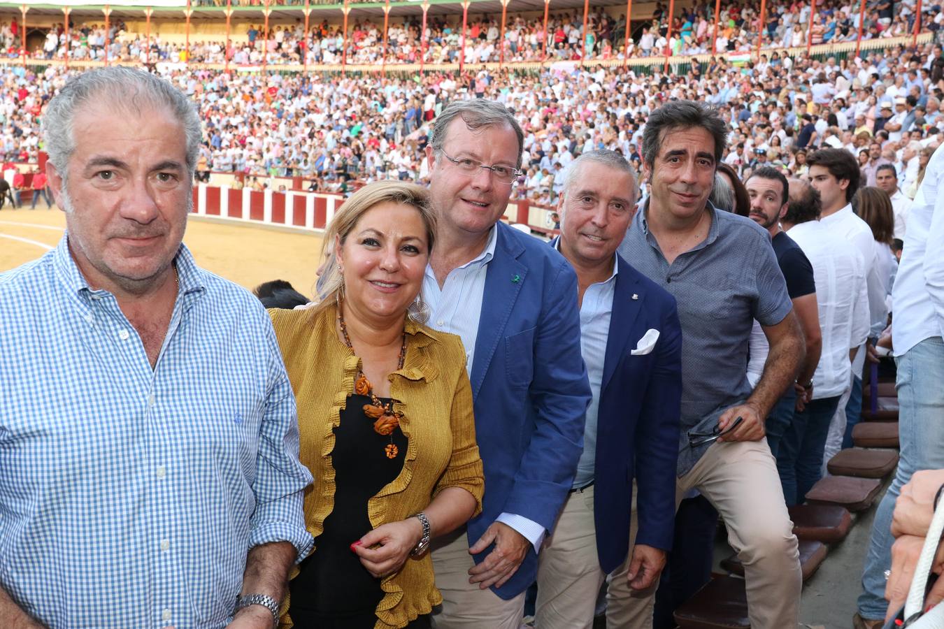 Gustavo Postigo, Rosa Valdeón, portavoz de la Junta;  el alcalde de León, Antonio Silván, el hostelero madrileño Javi Gómez (Camarote)  y Pedro Postigo, propietario de las plazas de toros de León y de Segovia.