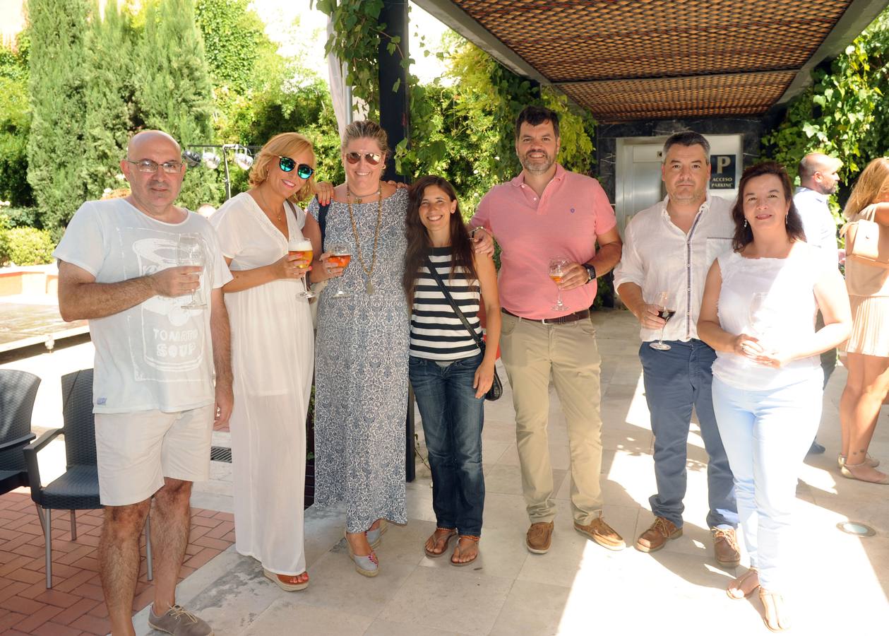 Fernando Castillo, Marian Ruiz, Marta Hernández, Carmen Barrientos, Eduardo Gómez (Farmacia Trabajo), Alberto Marino e Inés Marino.