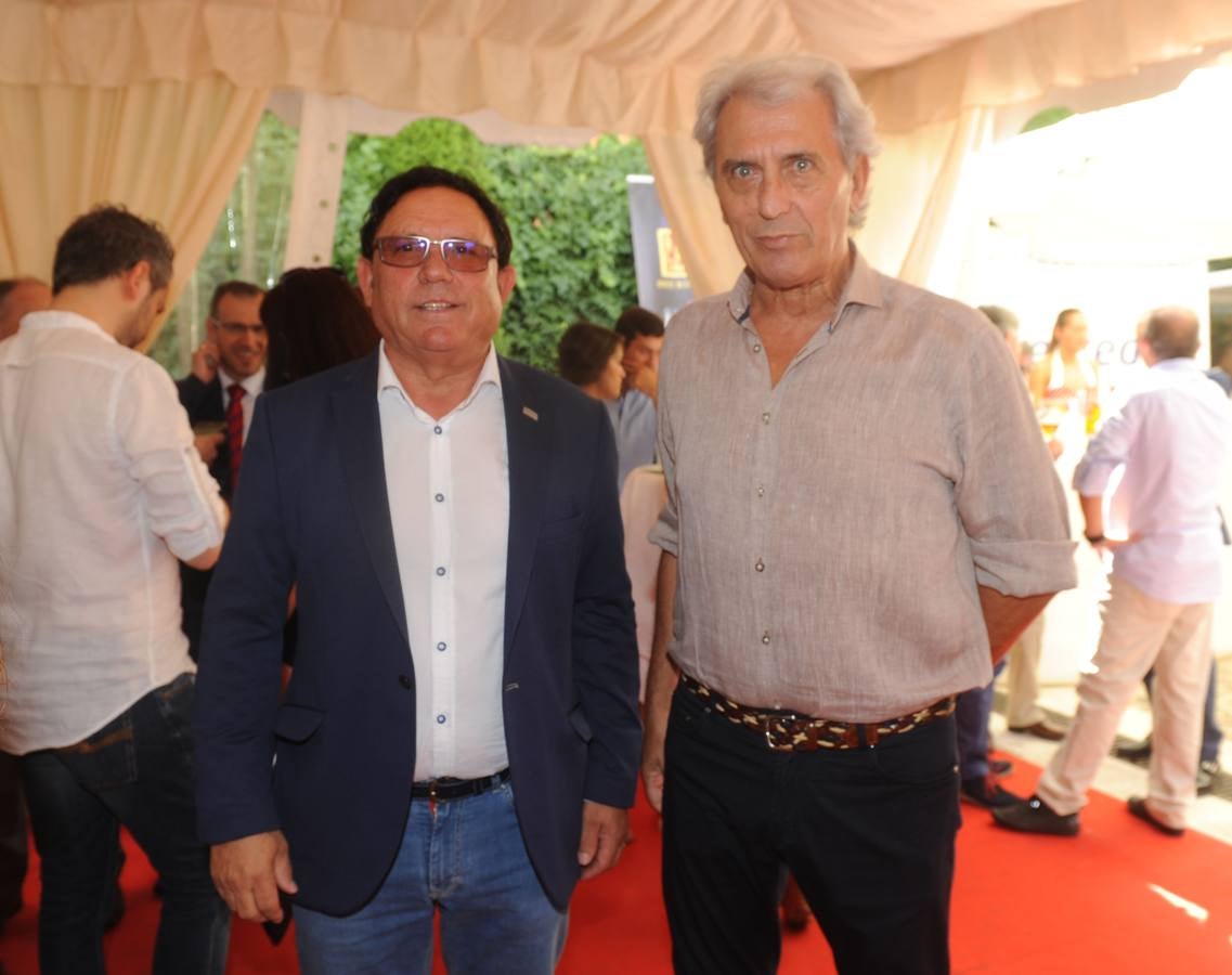 El alcalde de Wamba, José Luis Álvarez, con Donato del Pozo.