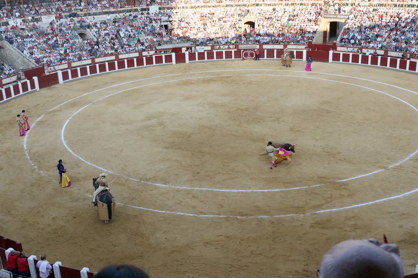 Corrida de toros en Valladolid con Morante de la Puebla, Sebastián Castella y López Simón