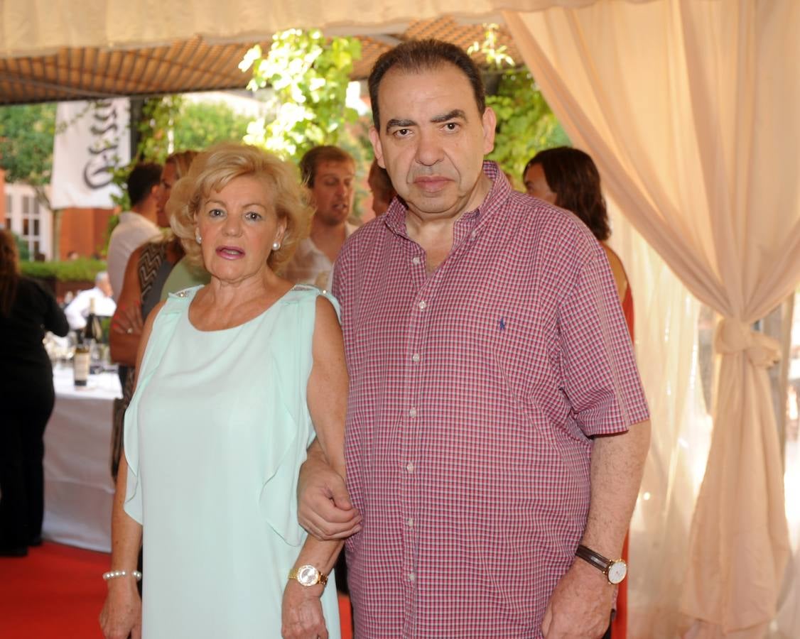 Consuelo Delgado y Chema Martínez (bar El corcho).