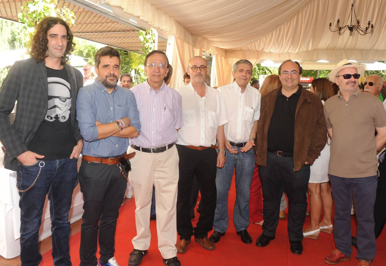 Ciro García ('La sombra del ciprés', de El Norte); José María Cillero, Jefe de Opinión del diario; Ramón García, Anastasio Rojo Vega, Antonio Alámo, Vidal Arranz y Antonio Salinero, columnistas del decano de la prensa.. 