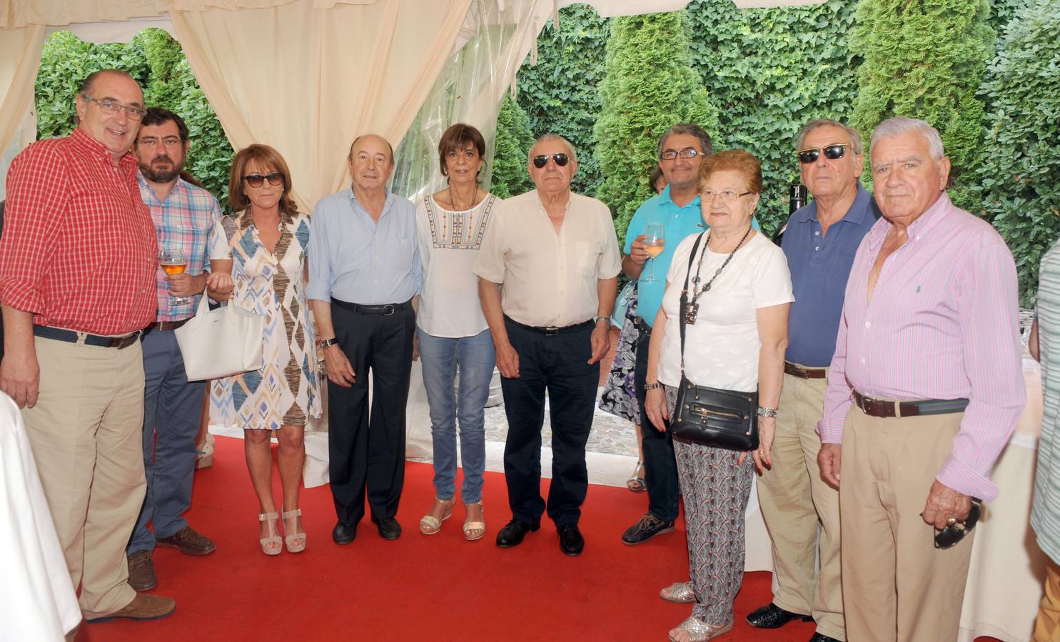 Directiva y socios de la peña taurina Afición Vallisoletana. Juan Manuel Raso, Pedro Páramo, María José García, Julio de las Heras, Isabel Aguado, Mariano Hernández, Ignacio Lobo, Visitación Bernal, Leopoldo San Juan y Francisco Hernández.. 