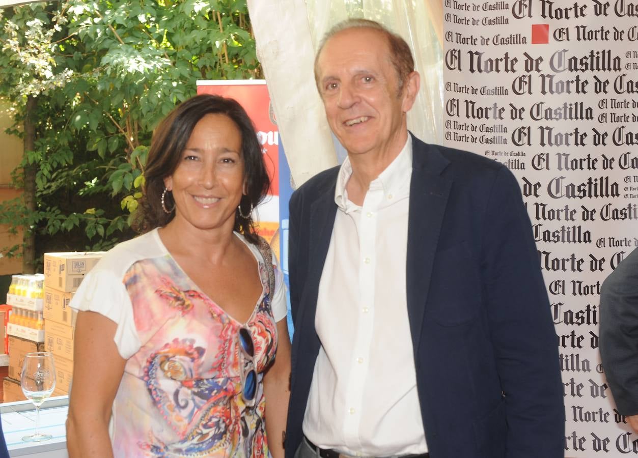 Última jornada de la caseta de El Norte en las fiestas de 2016 (1/2)