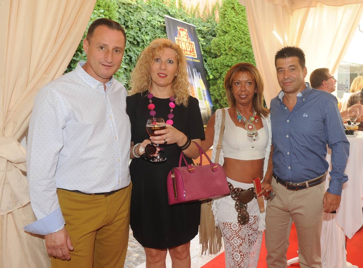Última jornada de la caseta de El Norte en las fiestas de 2016 (1/2)