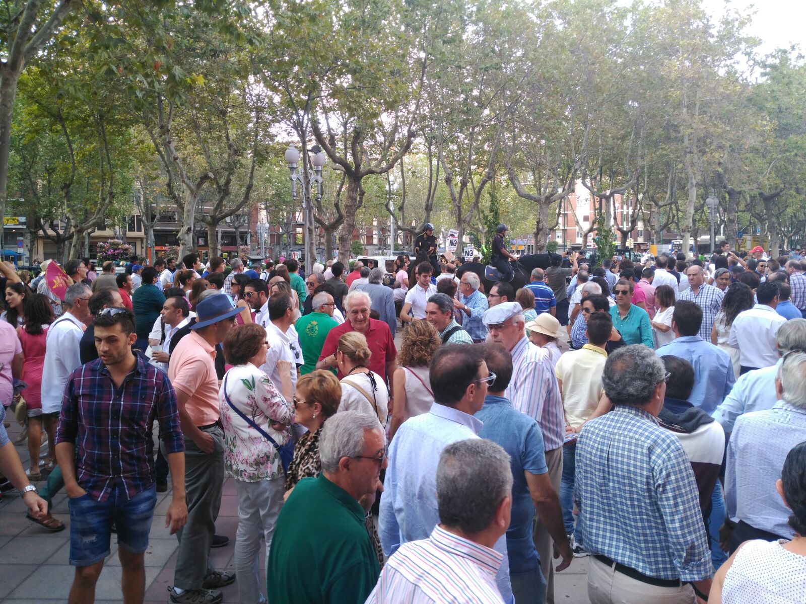 Ambiente previo a la corrida de José Tomás en Valladolid