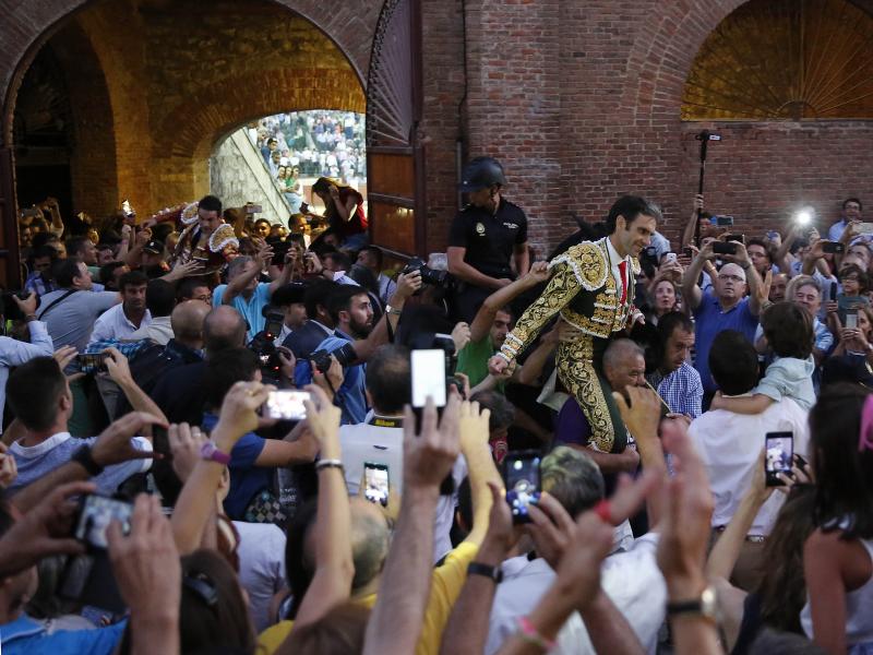 Corrida de Toros de José Tomás y José María Manzanares en Valladolid (1/2)