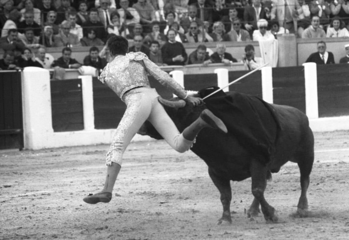 23.09.96 Cogida del torero en la corrida de San Mateo en Valladolid.