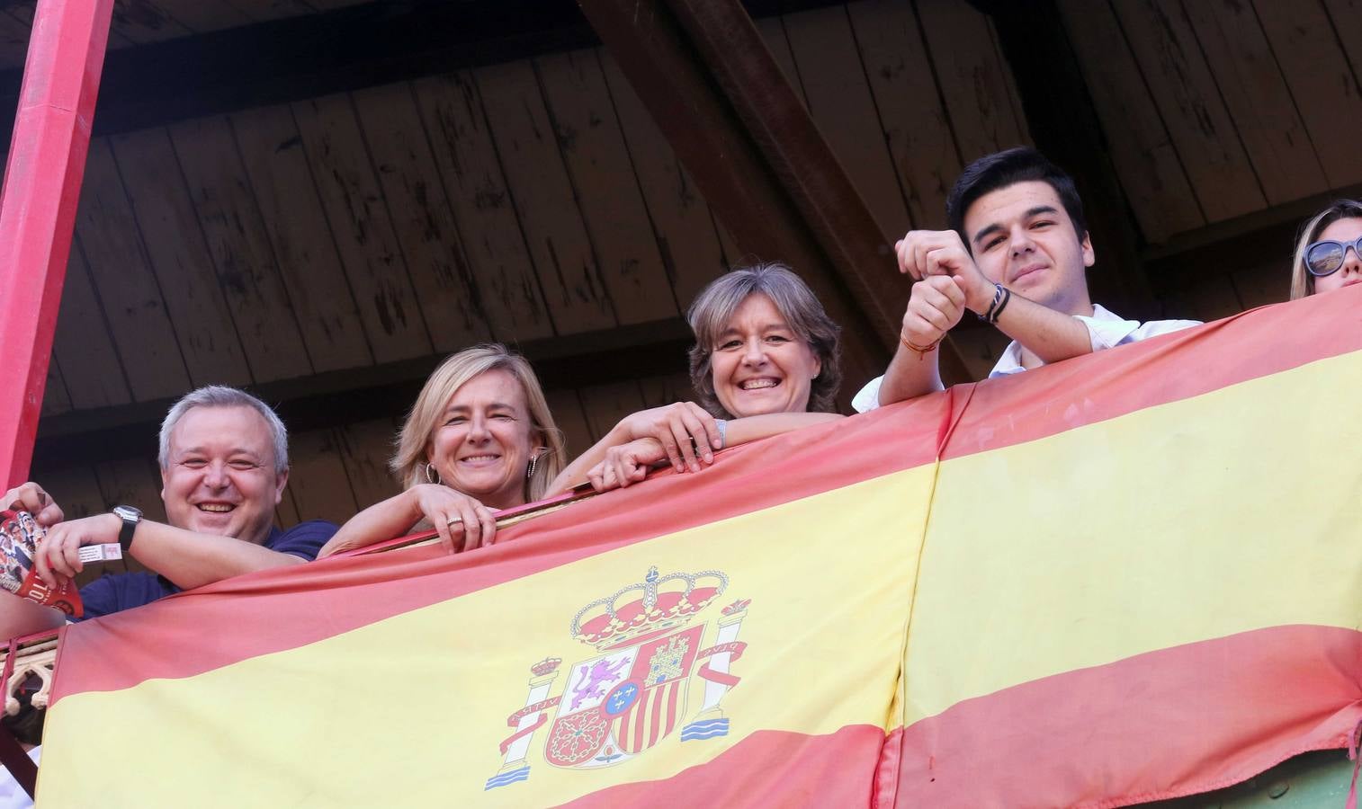 Público asistente a la corrida de toros de José Tomás en Valladolid