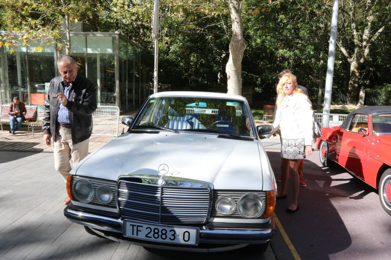 Público en la cuarta edición del Valladolid Motor Vintage (1/3)