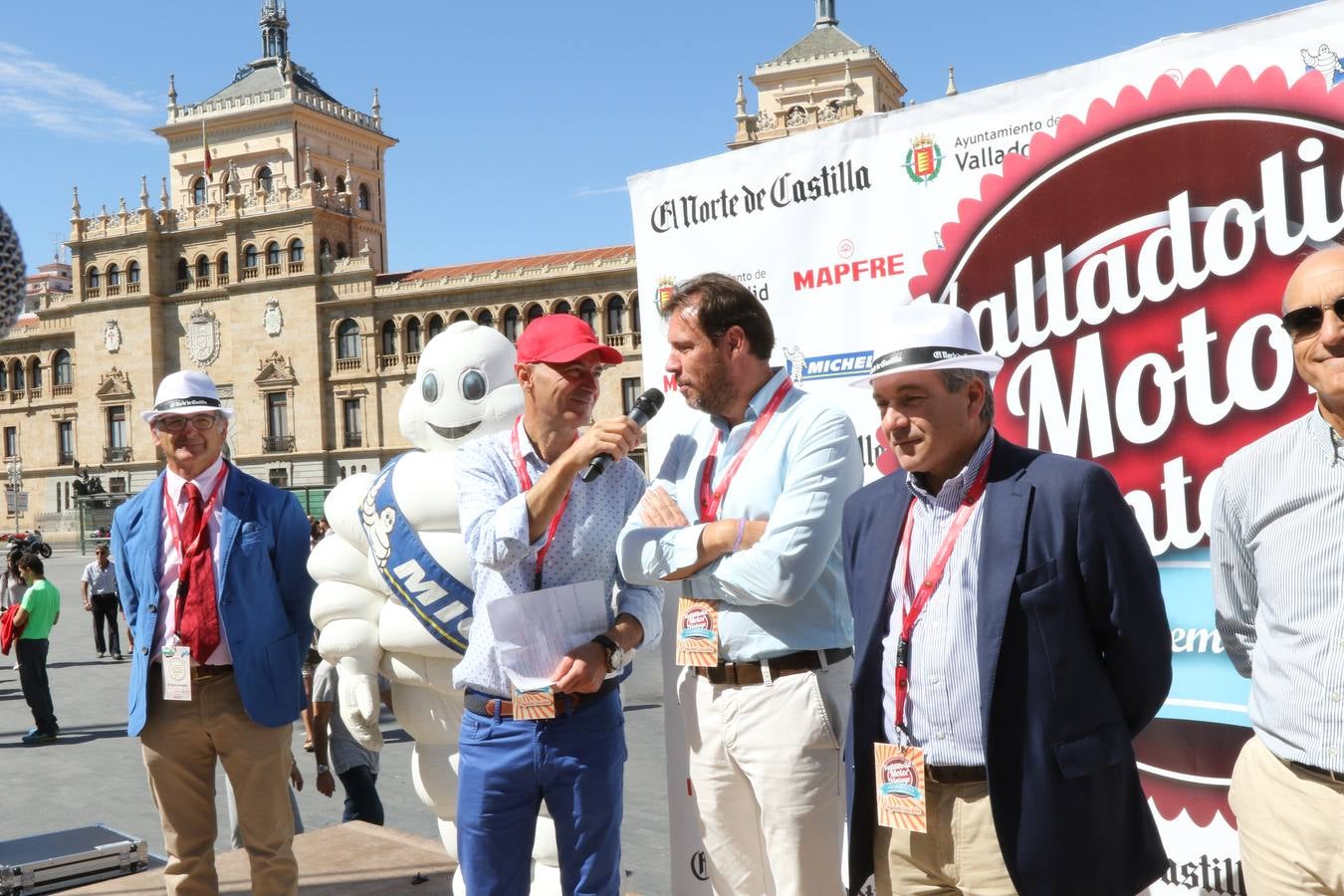 Público en la cuarta edición del Valladolid Motor Vintage (2/3)