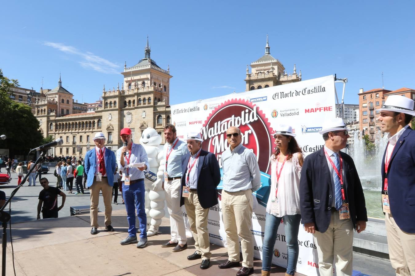 Público en la cuarta edición del Valladolid Motor Vintage (2/3)