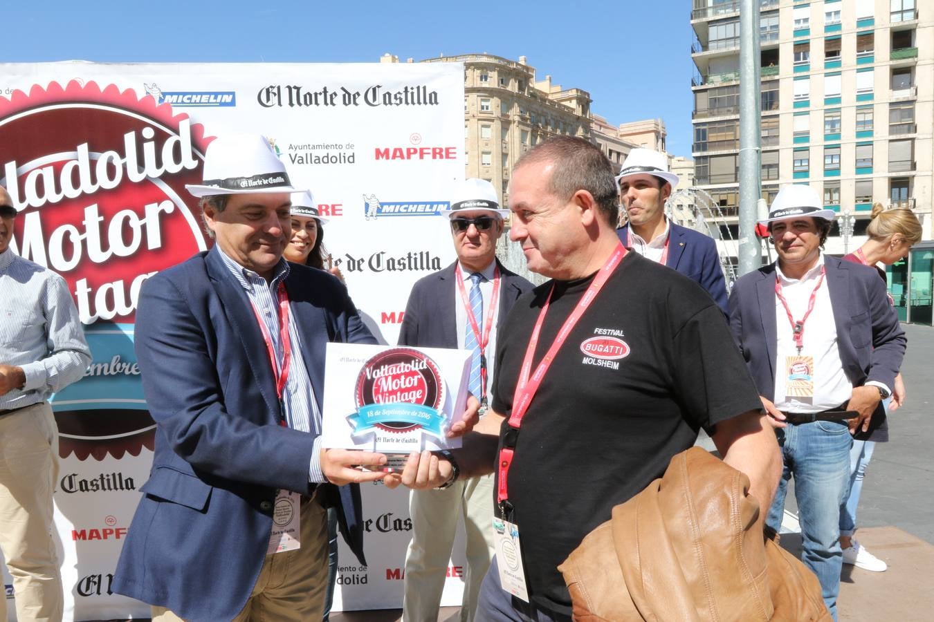 Público en la cuarta edición del Valladolid Motor Vintage (2/3)