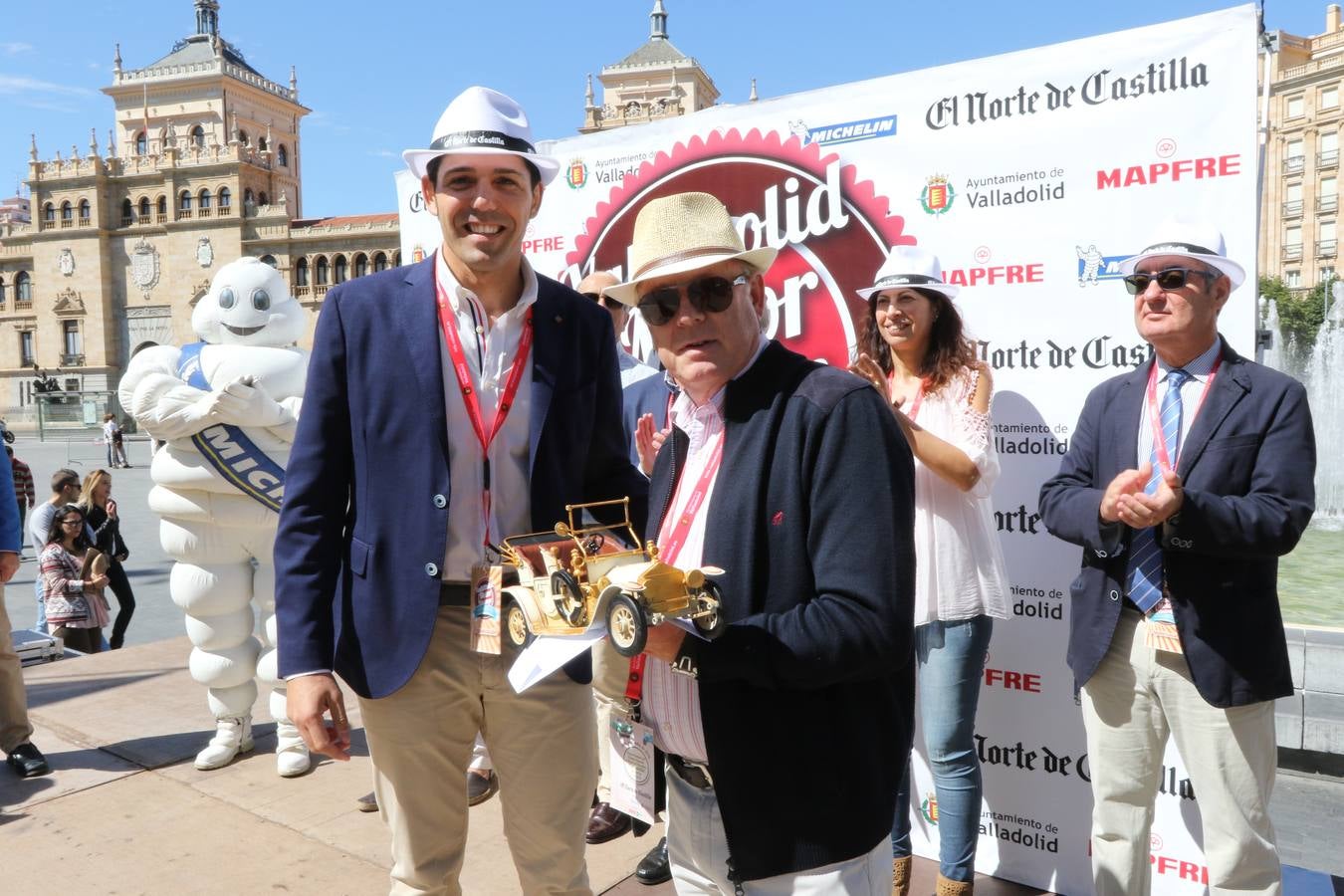 Público en la cuarta edición del Valladolid Motor Vintage (2/3)