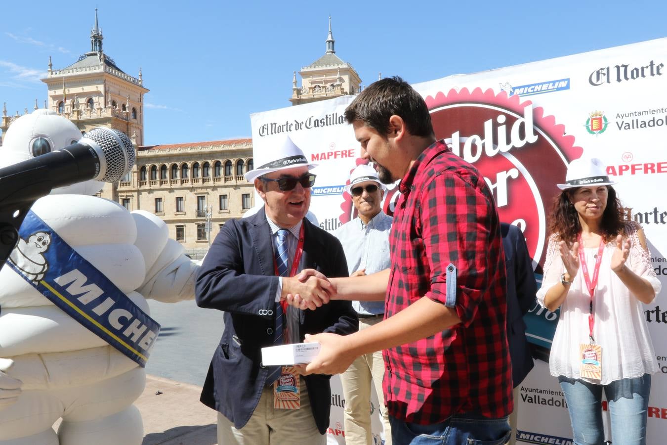 Público en la cuarta edición del Valladolid Motor Vintage (2/3)