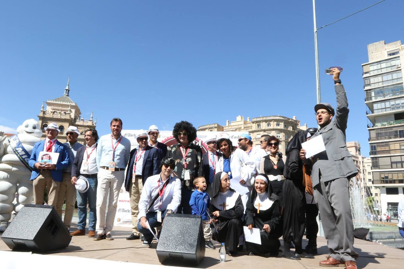 Público en la cuarta edición del Valladolid Motor Vintage (2/3)