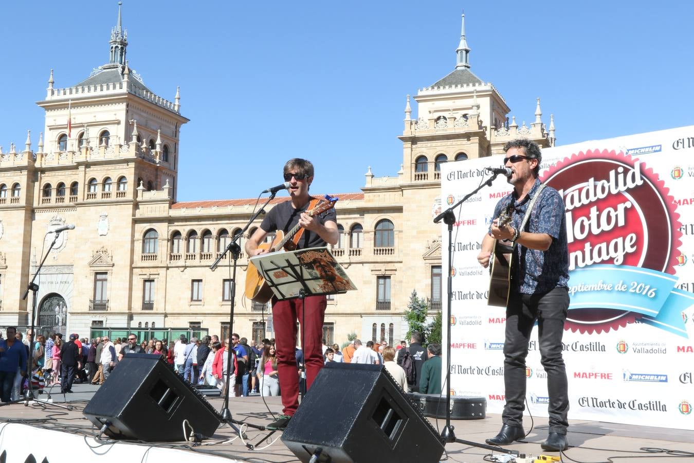 Público en la cuarta edición del Valladolid Motor Vintage (3/3)