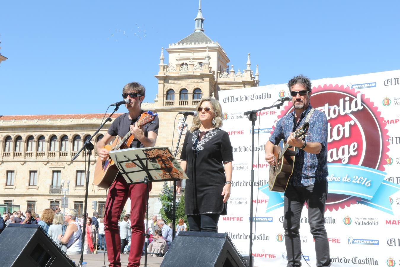 Público en la cuarta edición del Valladolid Motor Vintage (3/3)