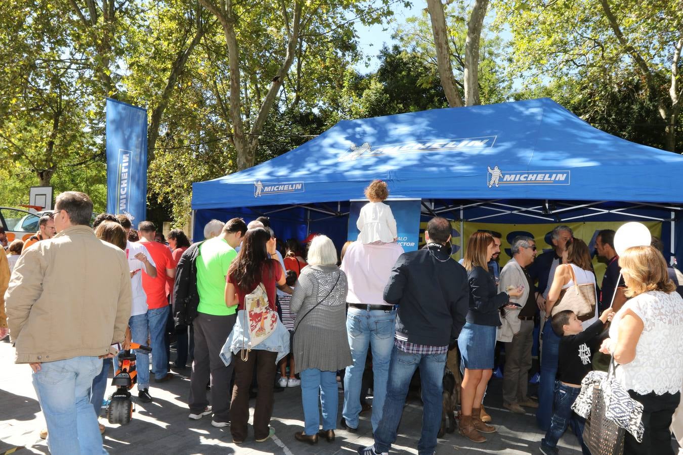 Público en la cuarta edición del Valladolid Motor Vintage (3/3)