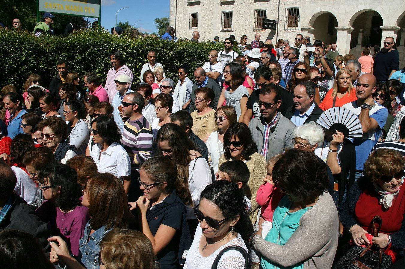 Miles de romeros se reúnen en El Henar para festejar a la Virgen en su día grande