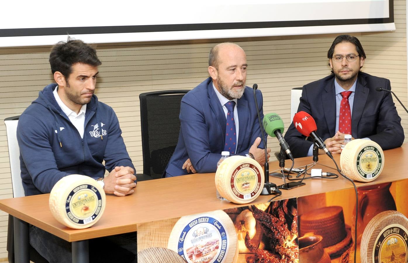 Presentación de la plantilla del VRAC Quesos Entrepinares para la temporada 2016/17