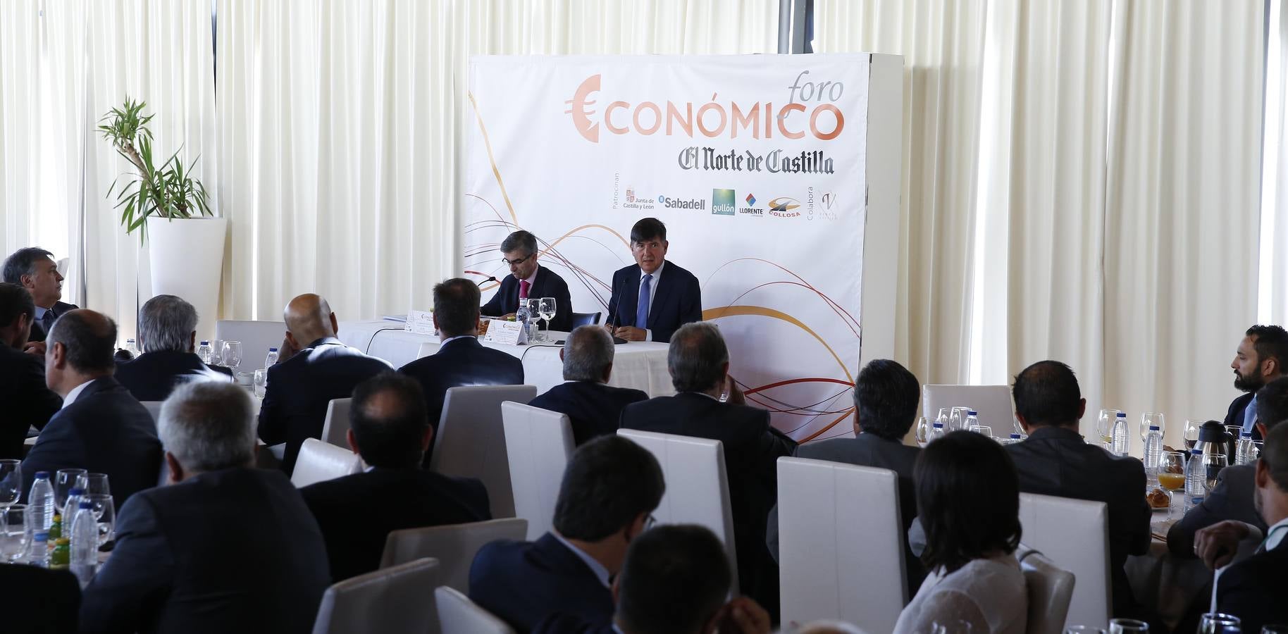 El exministro Manuel Pimentel en el Foro Económico de El Norte de Castilla