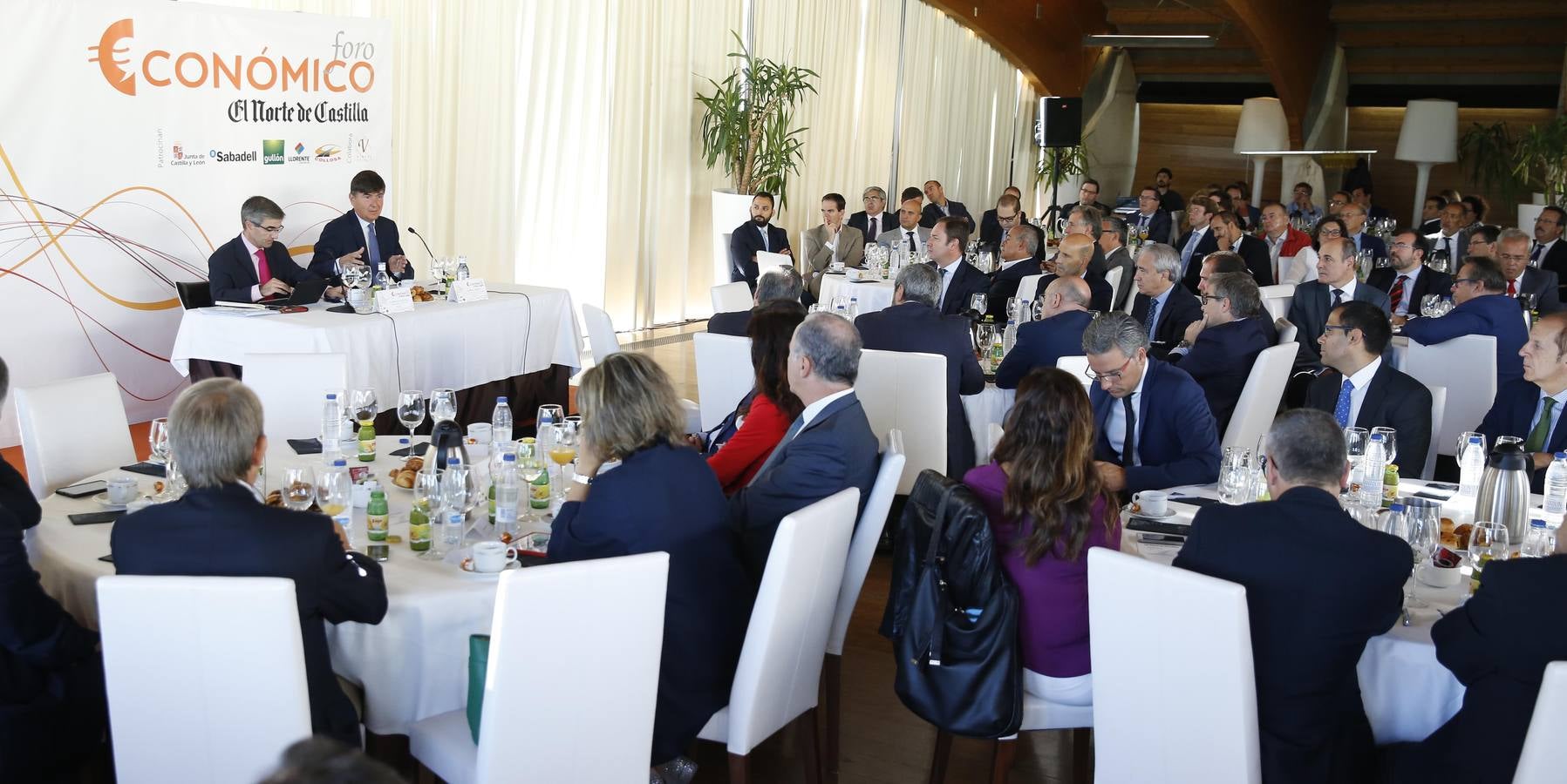 El exministro Manuel Pimentel en el Foro Económico de El Norte de Castilla