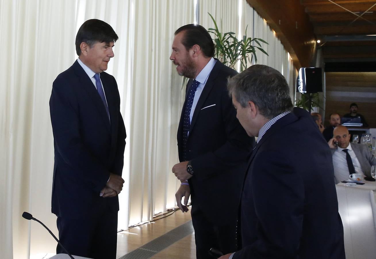 El exministro Manuel Pimentel en el Foro Económico de El Norte de Castilla