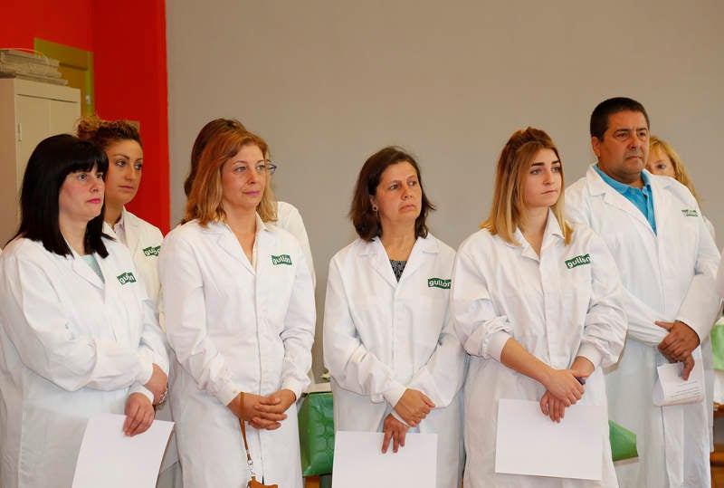 El nuevo consejero de Empleo, Carlos Fernández Carriedo, visita las instalaciones de Gullón en Aguilar de Campoo