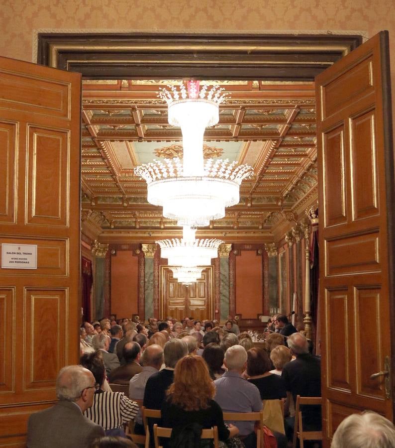 El historiador Juan Pablo Fusi en el Aula de Cultura de El Norte de Castilla