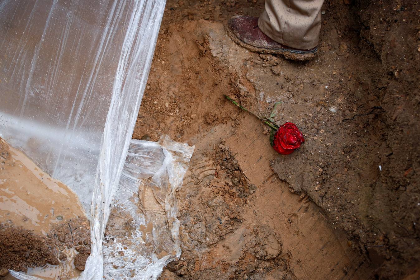 La Guerra Civil se sigue desenterrando: imágenes de Juan Medina