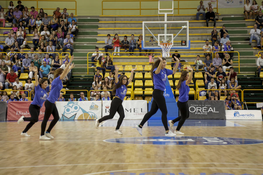 Partido entre el Perfumerías Avenida de Salamanca y el IDK Gipuzkoa de la Liga Femenina de baloncesto