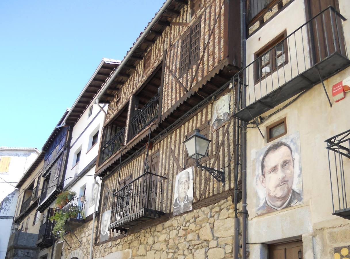 Mogarraz: el pueblo de los retratos