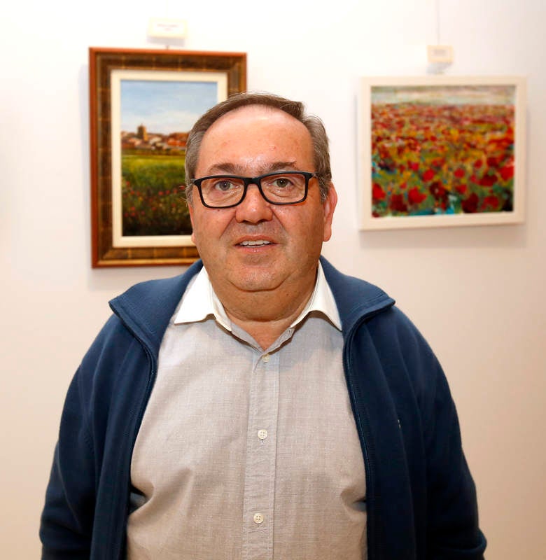 La Biblioteca Pública de Palencia acoge una exposición de pintura a favor de la Asociación de Esclerosis Múltiple