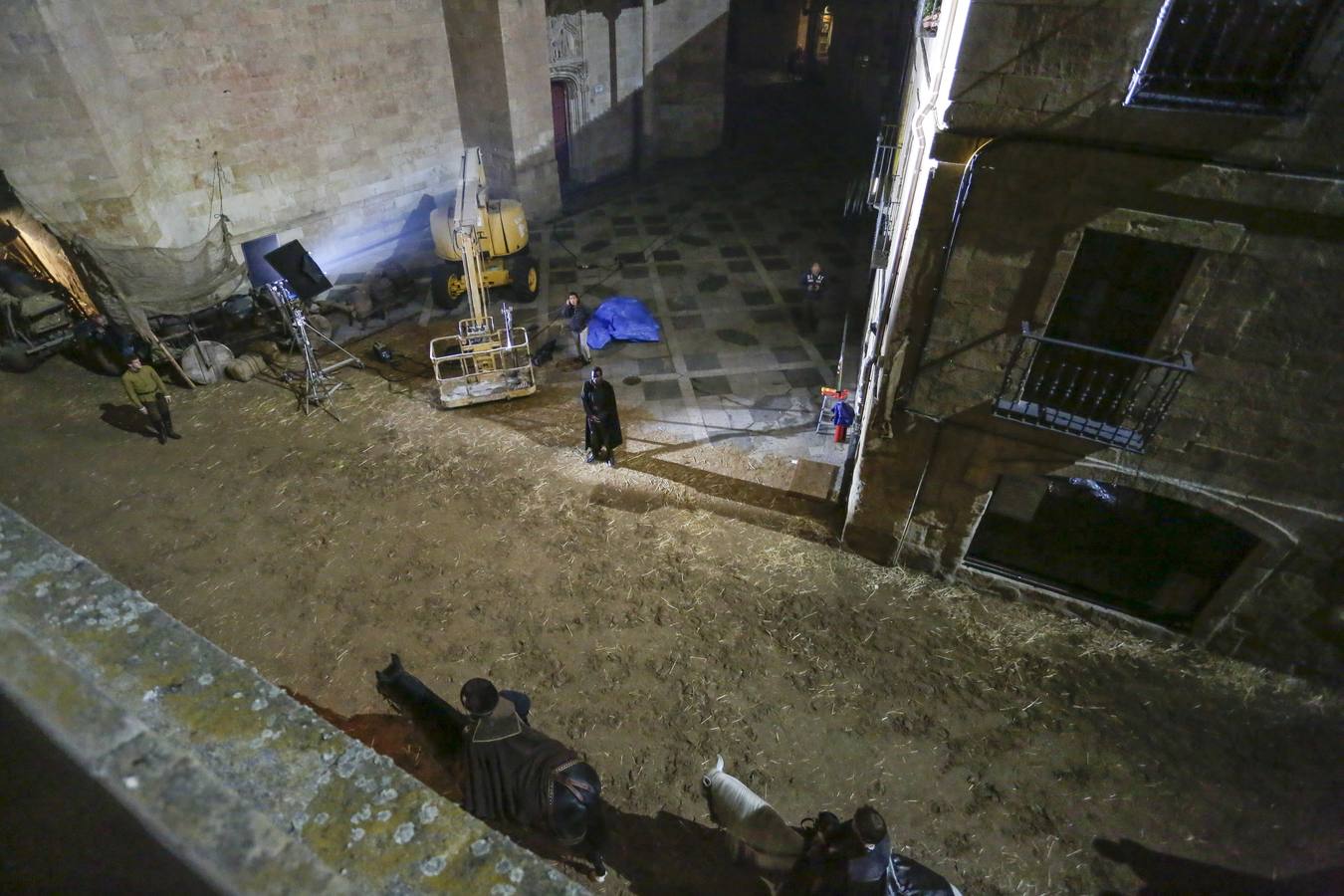 Rodaje nocturno de la serie &#039;Still Star Crossed&#039; en la calle Compañía de Salamanca