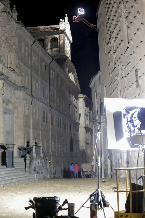 Rodaje nocturno de la serie &#039;Still Star Crossed&#039; en la calle Compañía de Salamanca