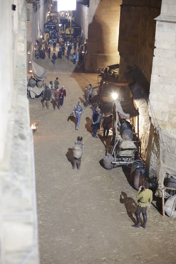 Rodaje nocturno de la serie &#039;Still Star Crossed&#039; en la calle Compañía de Salamanca