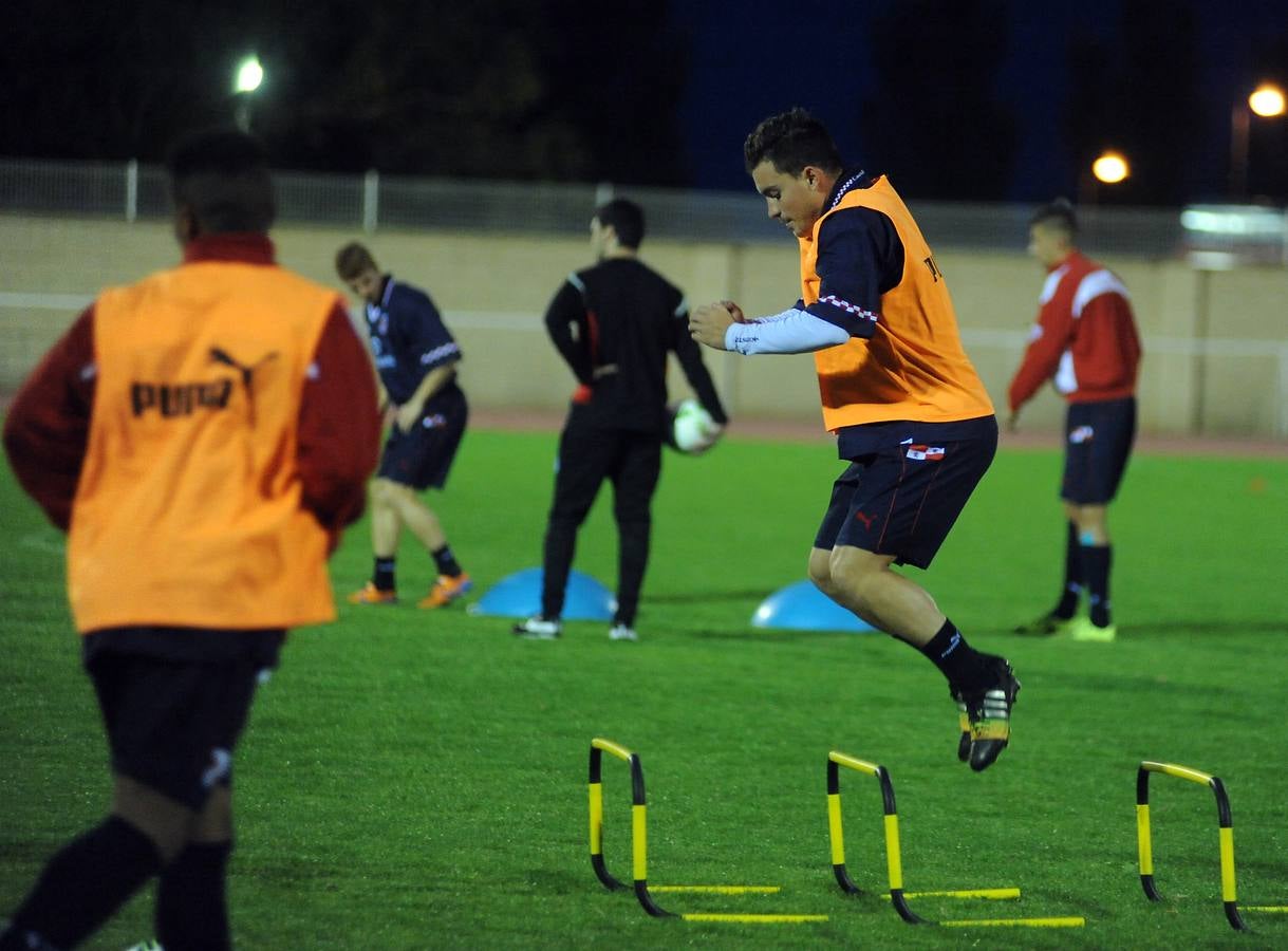 La selección de Castilla y León de fútbol entrena en Medina del Campo